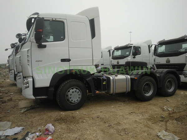 Camión tractor Sinotruk A7 6x4 10 Ruedas