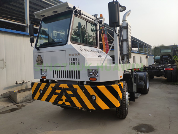 Camión tractor de terminal SINOTRUK HOVA 4X2