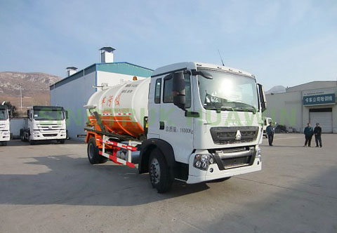 Camión de aguas residuales HOWO 4×2-10CBM