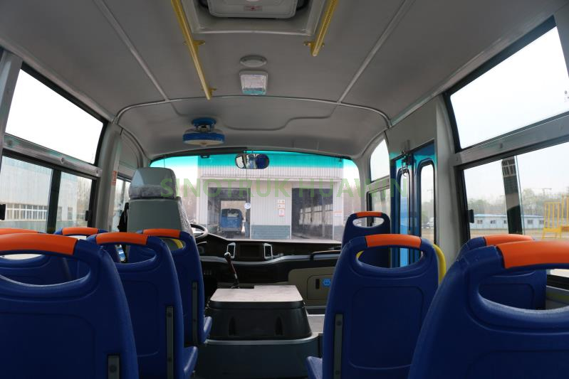 Sinotruk 6 Metros Transporte Autobús de pasajeros Furgoneta de lujo